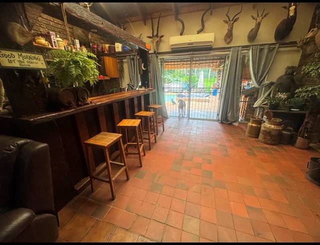 6 BEDROOM HOUSE FOR SALE IN GHOLFSIG